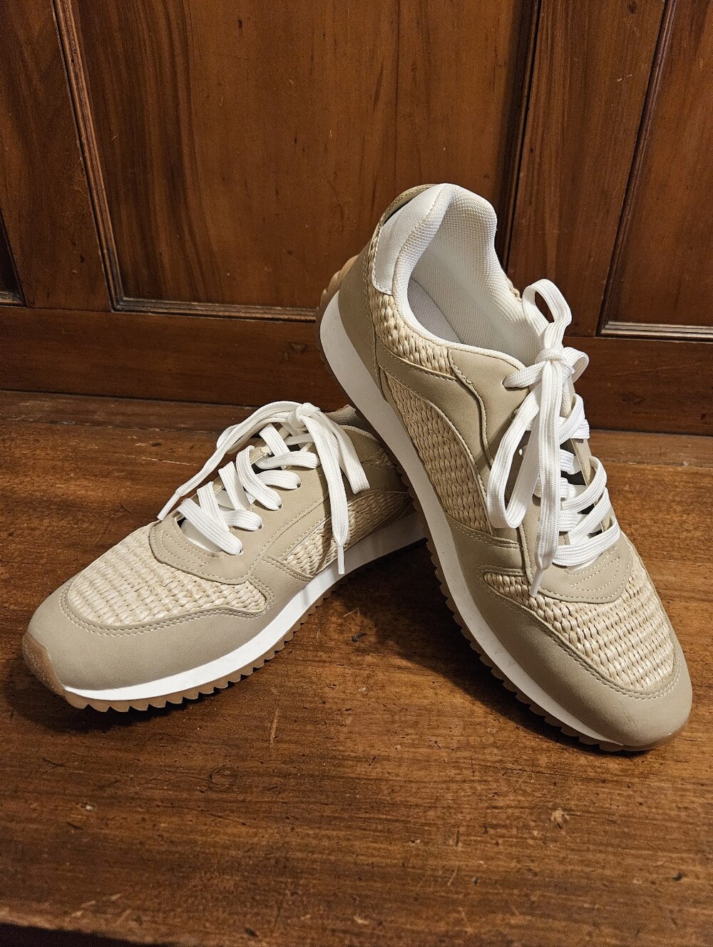 Steve Madden Beige and White Casual Sneakers